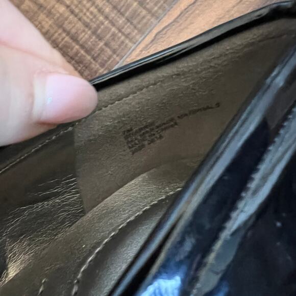 Like New! Bandolino Black Patent Academia Preppy Block Heeled Loafer Women 7.5 - Picture 8 of 8